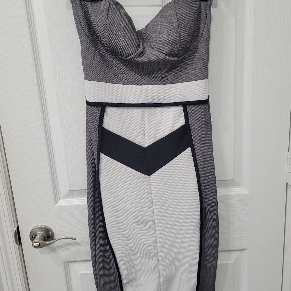 NWT A'gaci Lg Strapless Gray & White Dress with Black Accents